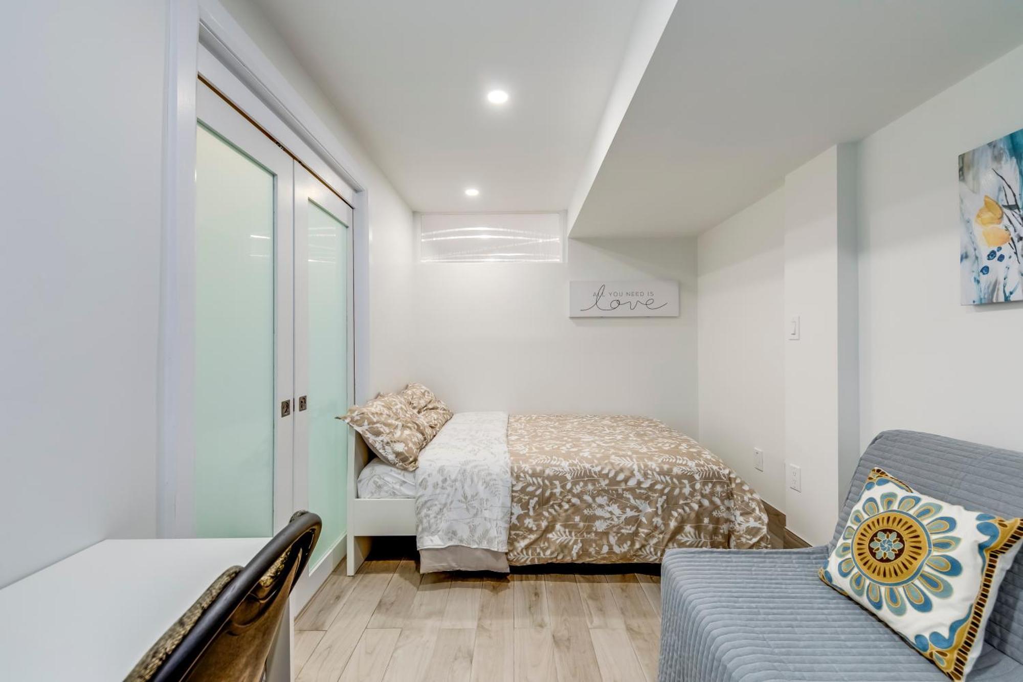 Midtown 2 Bedroom Basement Apartment Toronto